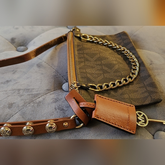MICHAEL Michael Kors Belted Waist Bag - Picture 2 of 8